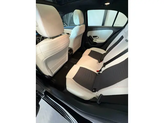 Mercedes-Benz A-Klasse 220 4MATIC Premium 2018 Benzine 12