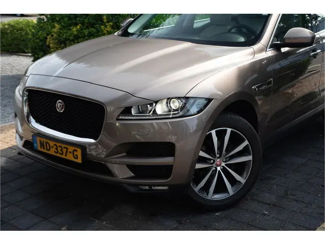 Jaguar F-PACE 2.0 Portfolio Pano AWD 20d 2017 Diesel 28