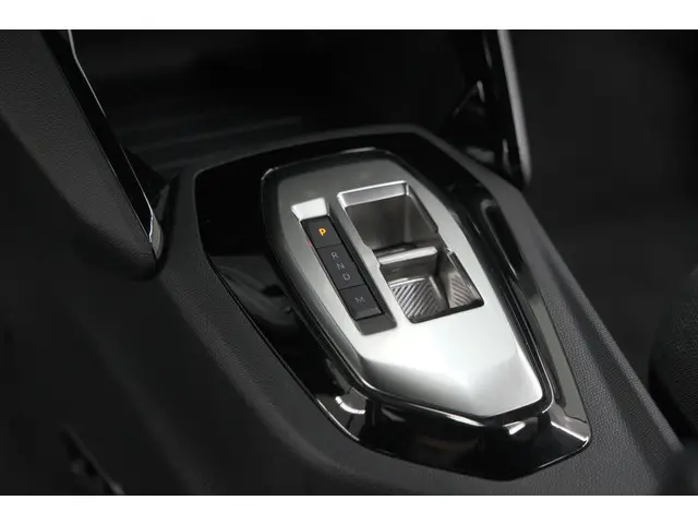 Peugeot 2008 1.2 Hybrid 136 Style 2025 Hybride Benzine 38