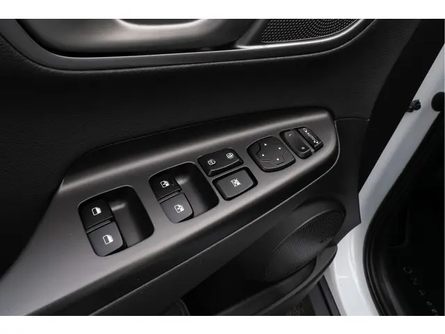 Hyundai Kona EV Premium 64 kWh SOH 93% 2019 Elektrisch 26