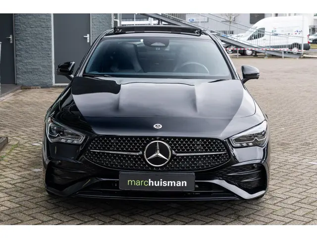 Mercedes-Benz CLA 180 AMG Line 2024 Benzine 30
