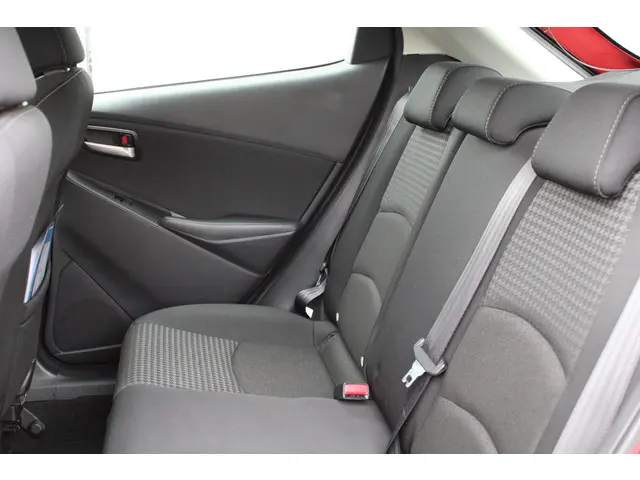 Mazda 2 1.5 Skyactiv-G Dynamic 2017 Benzine 24