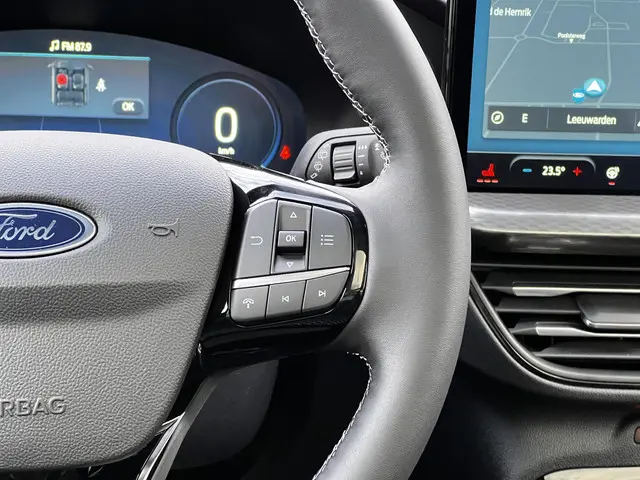 Ford Kuga 2.5 PHEV Sound Edition 2025 Hybride Benzine 21