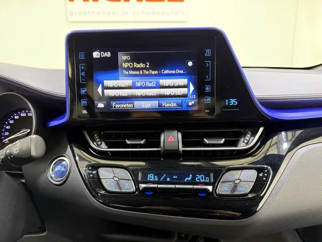 Toyota C-HR 1.8 Hybrid Bi-Tone Plus 2017 Hybride Benzine 34