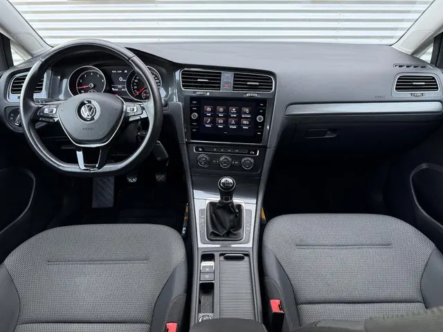 Volkswagen Golf 1.5 TSI Comfortline 2018 Benzine 11