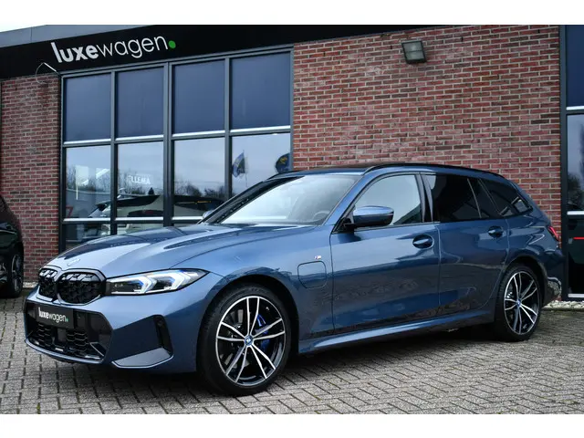 BMW 3 Serie Touring 330e M-Sport 2025 Hybride Benzine 31