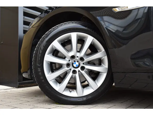 BMW 5 Serie Touring 520i Executive 2016 Benzine 33