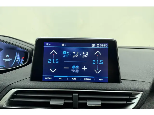 Peugeot 3008 1.6 e-THP Allure 2018 Benzine 24