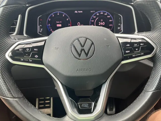 Volkswagen T-Roc 1.5 TSi DSG R-Line (2X) 2022 Benzine 20