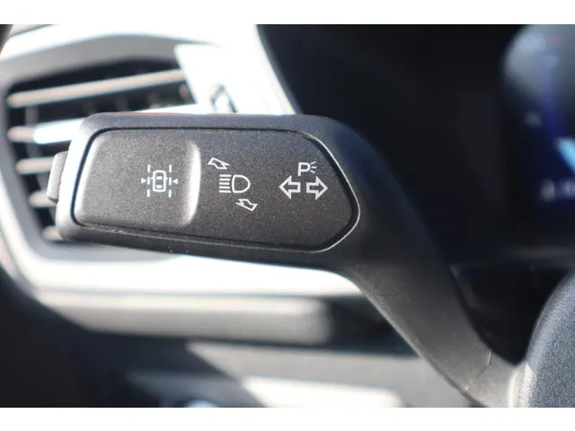 Ford Kuga 1.5 EcoBoost Titanium 2021 Benzine 28