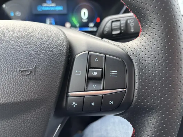 Ford Kuga 2.5 PHEV ST-Line X 2025 Hybride Benzine 21