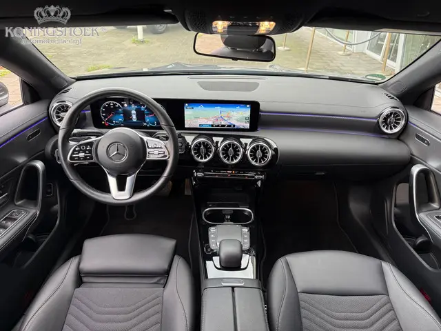 Mercedes-Benz CLA 180 AMG Line 2023 Benzine 12