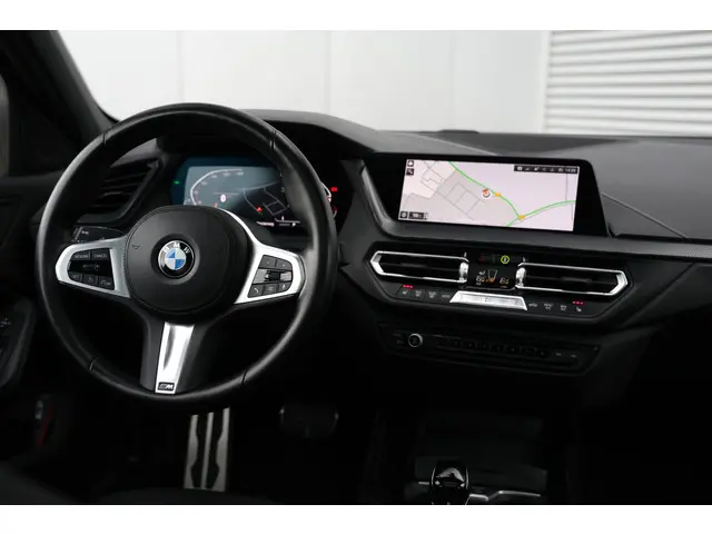 BMW 1 Serie 118i M-Sport Aut. 2023 Benzine 47