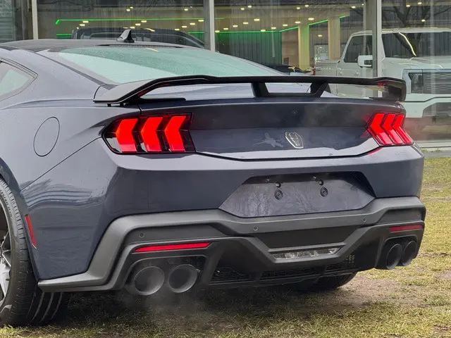 Ford Mustang Fastback GT 5.0 V8 Dark Horse 2024 Benzine 7