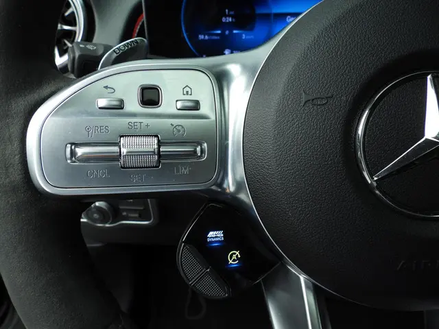 Mercedes-Benz GLB AMG 35 4MATIC 2022 Benzine 13