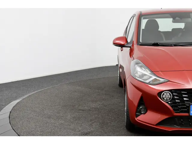 Hyundai i10 1.0 Comfort Smart rood 2021 Benzine 33