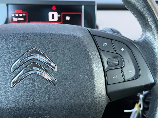 Citroën C4 Cactus 1.2 e-VTi Shine 2014 Benzine 21