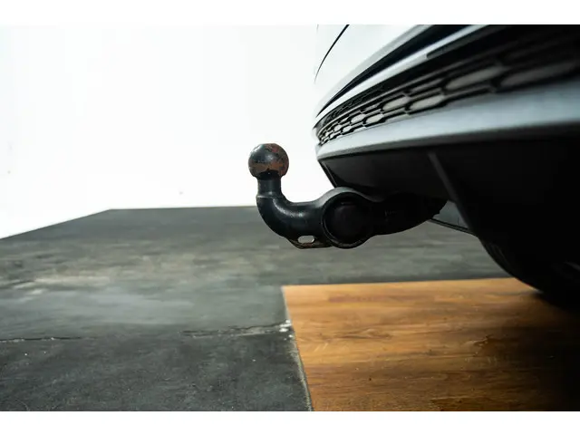 Audi Q5 55 TFSI e S edition 2023 Hybride Benzine 12