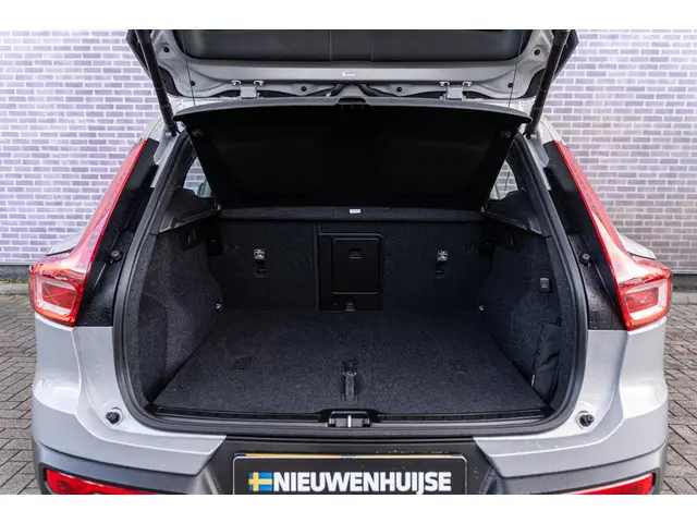 Volvo XC40 2.0 B4 Plus Dark 2024 Benzine 13