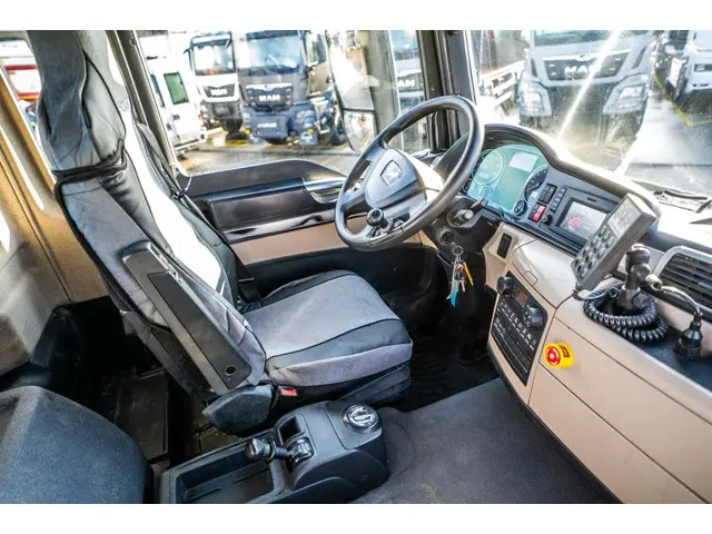 MAN TGS 33.420 BBS +LIEBHERR 12M3 2017 Diesel 16
