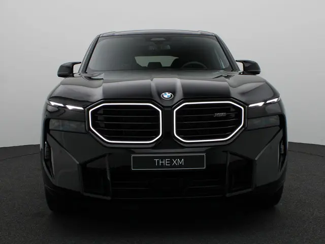 BMW XM 50e 2025 Hybride Benzine 3