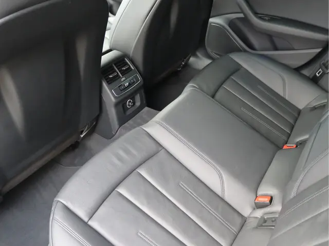 Audi A5 Sportback 35 TFSI S-line Black 2019 Benzine 23