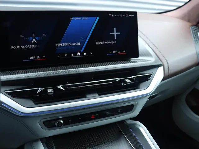 BMW XM 50e 2025 Hybride Benzine 17