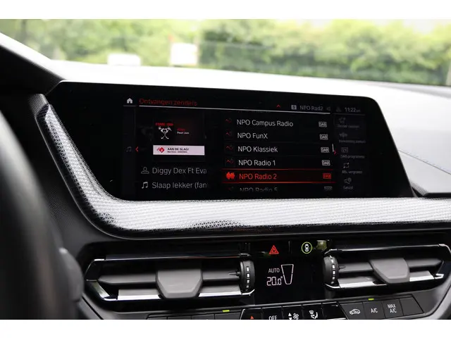 BMW 1 Serie 116i High Executive 2022 Benzine 31