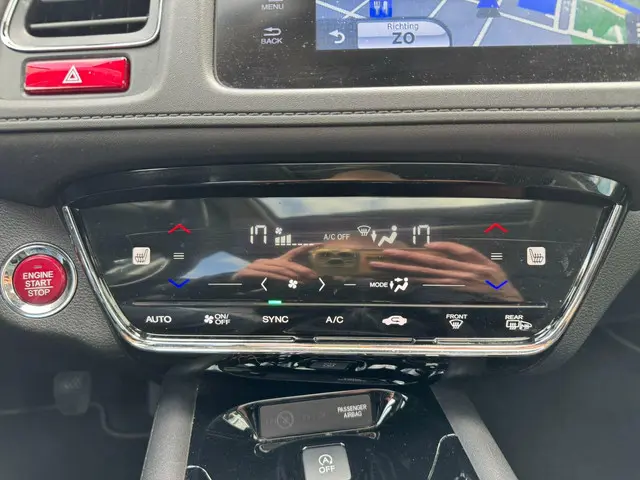 Honda HR-V 1.5 i-VTEC Executive 2017 Benzine 24