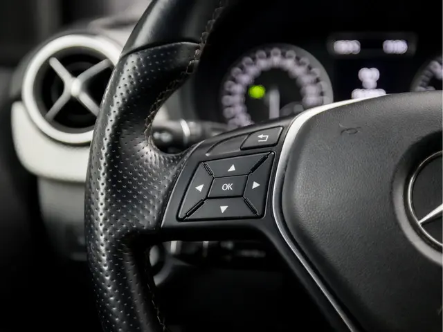 Mercedes-Benz B-Klasse 180 Ambition Sport 2013 Benzine 18