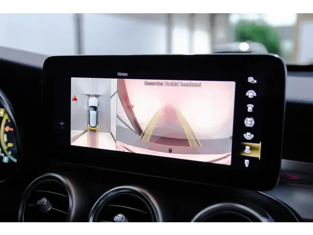 Mercedes-Benz GLC 300e 4MATIC 2021 Hybride Benzine 18