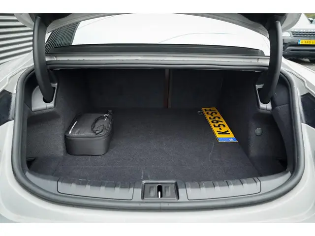 Porsche Taycan 79 kWh 2021 Elektrisch 9