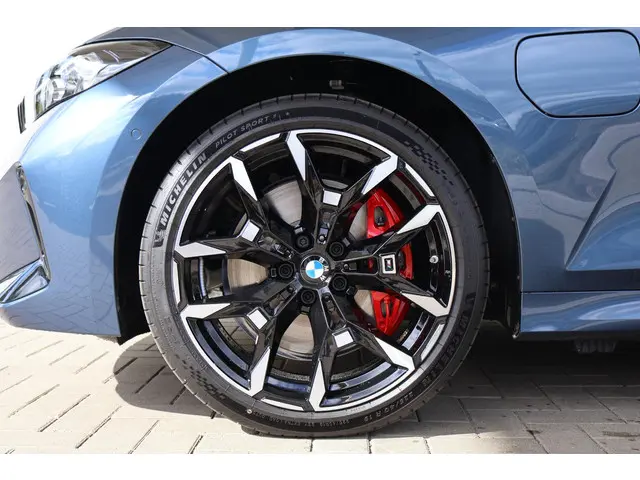 BMW 3 Serie Touring 330e xDrive 2025 Hybride Benzine 6