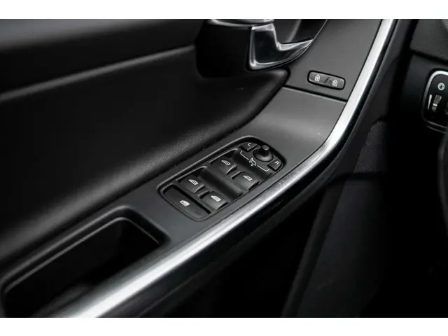 Volvo V60 2.0 T4 Business Sport 2018 Benzine 25