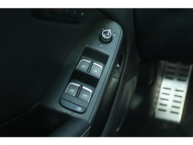 Audi RS4 AVANT 4.2 V8 FSI QUATTRO AUT. 2013 Benzine 32
