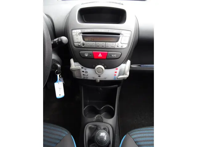 Peugeot 107 1.0 Active Airco NW APK 2012 Benzine 10