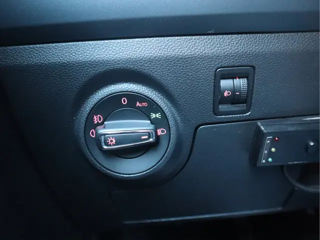 SEAT Arona 1.0 TSI Style Business 2019 Benzine 27