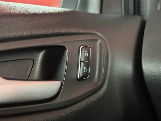 Ford Kuga 1.5 Titanium 2015 Benzine 28