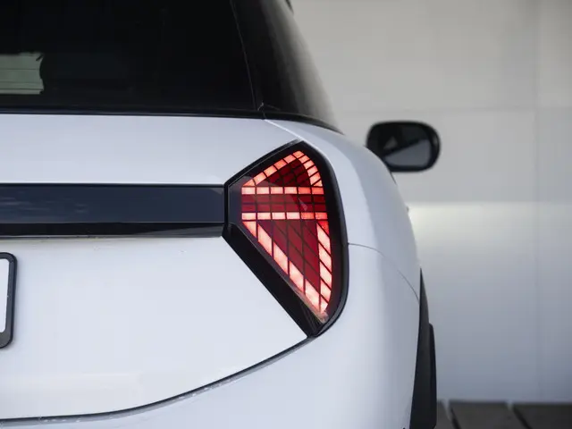 MINI 3-Deurs C 2024 Benzine 40