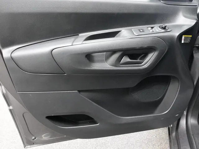 Peugeot Partner 1.5 L2 2023 Diesel 9