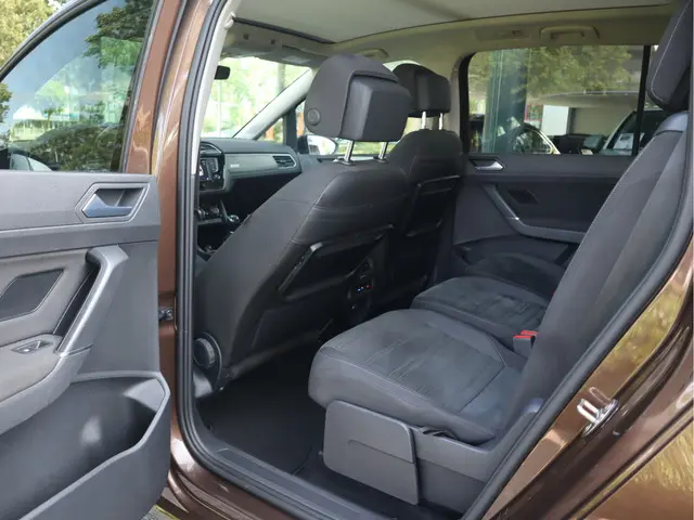 Volkswagen Touran 1.2 TSI Connected Series 2017 Benzine 45