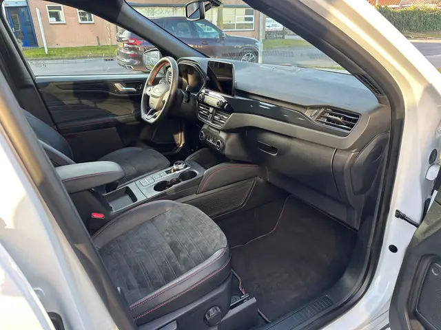 Ford Kuga 2.5 PHEV ST-Line X 2022 Hybride Benzine 14