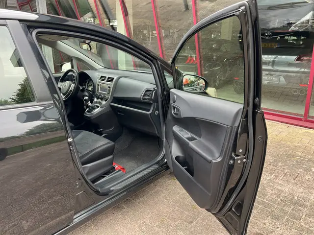 Toyota Verso-S 1.3 VVT-i Comfort 2012 Benzine 18