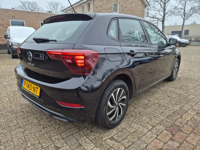 Volkswagen Polo 1.0 TSI Life 2022 Benzine 8