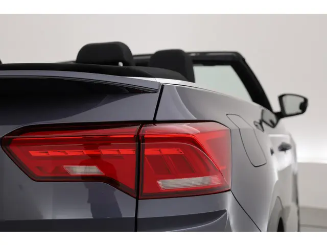Volkswagen T-Roc Cabrio 1.5 TSI Style DSG 2021 Benzine 35