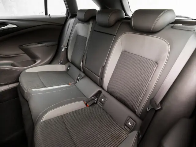 Opel Astra Sports Tourer 1.2 Elegance 2020 Benzine 16