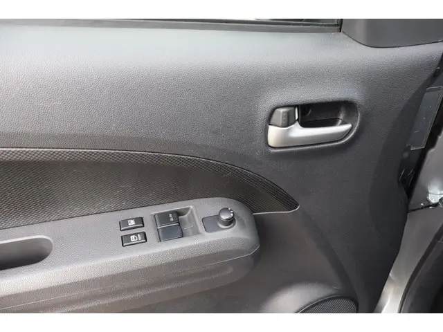 Opel Agila 1.0 Edition 2013 Benzine 18