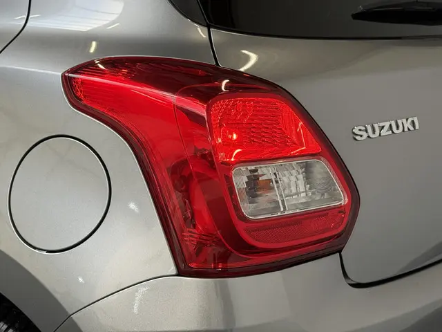 Suzuki Swift 1.2 Select Smart Hybrid 2021 Benzine 23