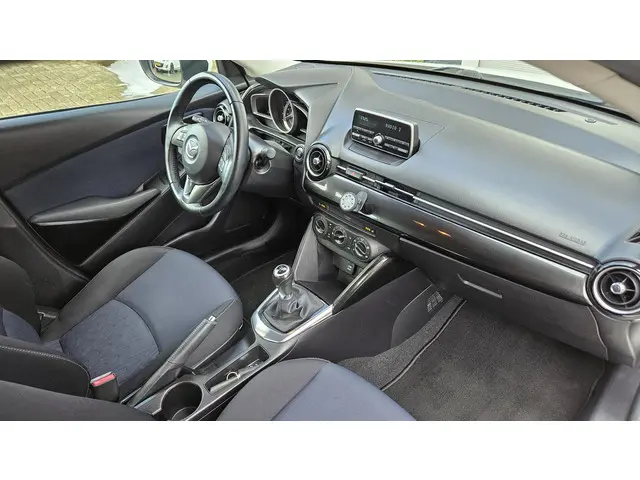 Mazda 2 1.5 Skyactiv-G Intro Edition 2016 Benzine 18
