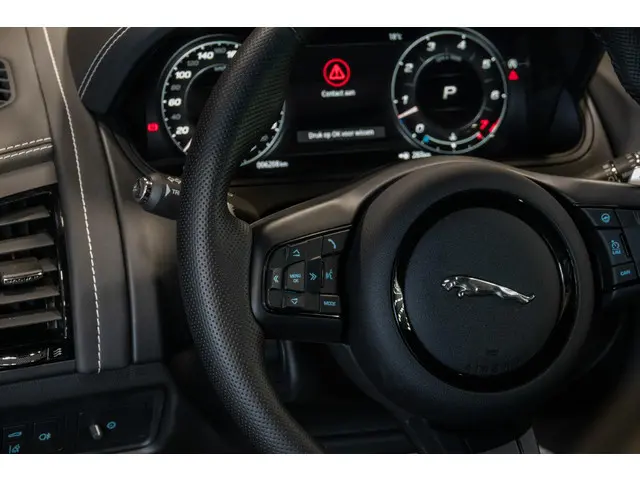 Jaguar F-Type P575 AWD R 75 2023 Benzine 14